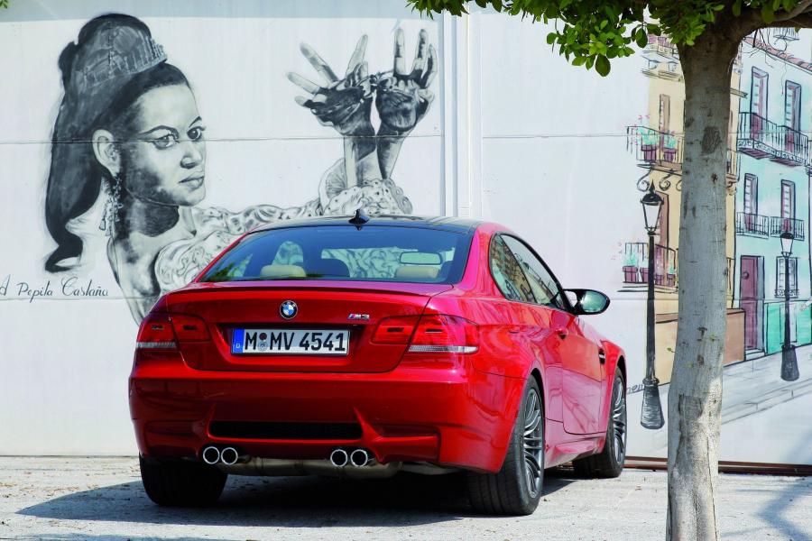  BMW M3 2008 года  (фото 23 из 219)